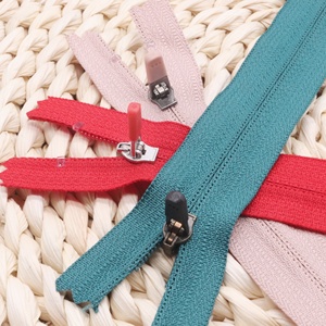 <span class=keywords><strong>YKK</strong></span> original # Fermetures <span class=keywords><strong>éclair</strong></span> à 3 bobines, qualité supérieure, vente directe d'usine, fermetures <span class=keywords><strong>éclair</strong></span> en nylon, extrémité fermée, <span class=keywords><strong>curseur</strong></span> DSBYG - Product Image 4