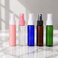 Vente en gros de flacons pulvérisateurs ronds en PET de 30 ml avec pulvérisateur noir/argent/or pour désinfectant, parfum, soin de la peau, sérum, shampoing et utilisation en voyage