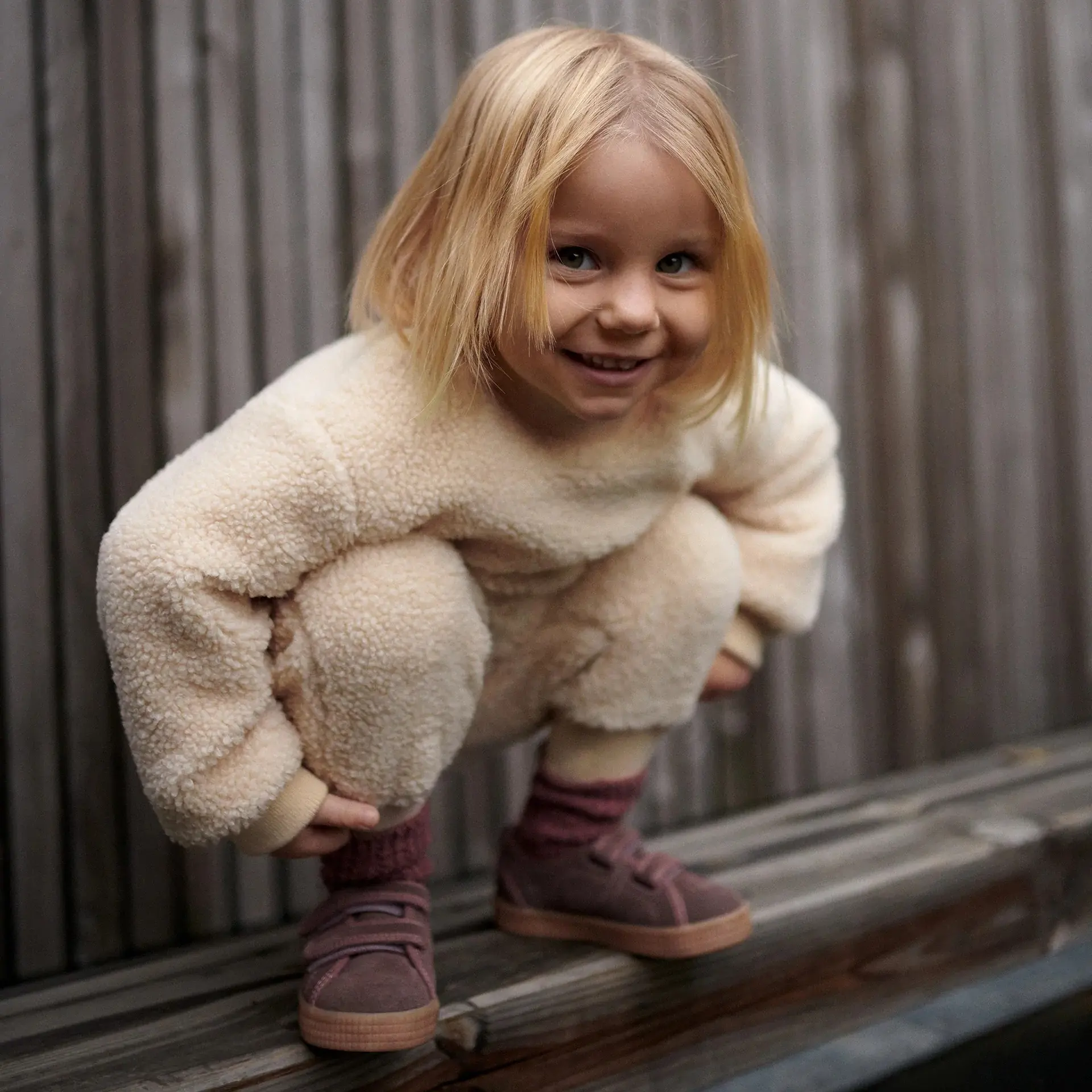 リブ付きトリムフェイクムーリングシェルパフリーススウェットシャツジョガーパンツセット幼児の女の子冬の服子供服