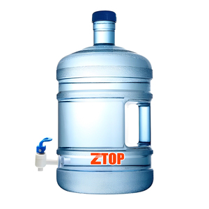 Vente en gros d'usine Bouteille d'eau en <span class=keywords><strong>plastique</strong></span> polycarbonate PC <span class=keywords><strong>20L</strong></span> 5 gallons 5 gallons <span class=keywords><strong>avec</strong></span> <span class=keywords><strong>robinet</strong></span> - Product Image 1