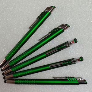Stylo à bille à écran tactile 2-en-1, stylo en plastique élégant avec grip en caoutchouc et clip chromé - Product Image 3
