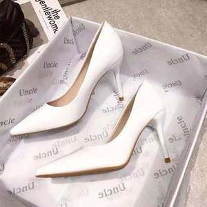 <span class=keywords><strong>Scarpe</strong></span> da <span class=keywords><strong>Sposa</strong></span> con <span class=keywords><strong>Tacco</strong></span> <span class=keywords><strong>Basso</strong></span>, Nuove <span class=keywords><strong>Scarpe</strong></span> con <span class=keywords><strong>Tacco</strong></span> Alto, Stiletto a Punta, Sexy e Giovanili con Paillettes, <span class=keywords><strong>Scarpe</strong></span> da Donna - Product Image 2