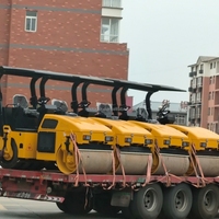 Rouleau compresseur pneumatique à pneus en caoutchouc pour travaux de finition des surfaces en asphalte