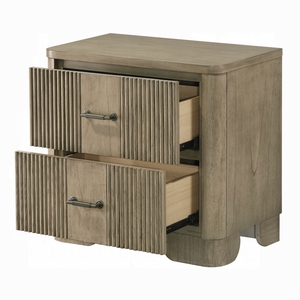 Comodino in Stile Transizionale con 2 Cassetti, Fronte Scanalato, Finitura in Rovere Anticato, Mobile Rustico in Legno per Camera da Letto - Product Image 4