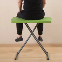 Petite table d'appoint portable en plastique pour la maison Table de lit pliable réglable en hauteur pour ordinateur portable produit de qualité à bas prix