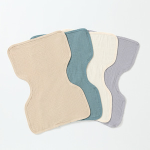 Bavaglini Personalizzati in Cotone Mussola per Neonati, Assorbenti con Design Floreale e Chiusura a Bottone - Product Image 2