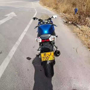 Motocicleta Deportiva Suzuki GSX 1000: Escape de Alto Rendimiento y Sonido Deportivo - Product Image 5