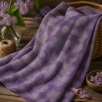 Tissu en satin de soie imprimé numérique motif papillon violet vague dorée, élégant motif chinois, textile de luxe pour la confection de vêtements