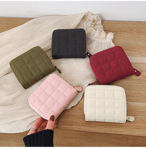 डिचोस कोरियन संस्करण मिनी पु पर्स के साथ छोटे जिपर और कढ़ाई के साथ छोटे जिपर और कढ़ाई - Product Image 2