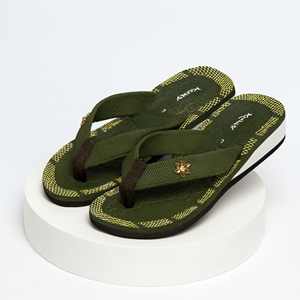 เตียงนอนสีเขียวคลาสสิกหรูหราสำหรับสไตล์ในชีวิตประจำวันเหมาะสำหรับใช้ในชีวิตประจำวันลุคที่ไม่ต้องพยายาม - Product Image 1