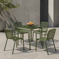Ensemble de table et chaises de jardin en métal moderne pour l'extérieur, design à lattes, résistant à la rouille, pliable, empilable, meubles de patio pour villa