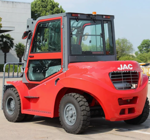 Chariot élévateur diesel JAC 6 tonnes CPCD60J pour la manutention de matériaux en entrepôt avec mât à levage libre et pneus pleins - Product Image 2