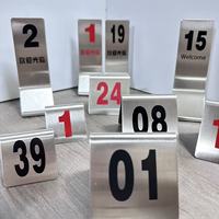 Panneau numérique en acier inoxydable poli en forme de tente pour numéros de table de restaurant/hôtel, affichage de numéros d'appel/file d'attente par sérigraphie