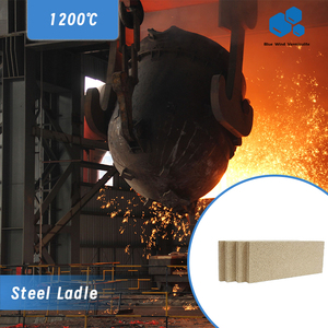 Plaques réfractaires en <span class=keywords><strong>vermiculite</strong></span> pour cuves à acier, densité 750 kg/m³, 48 % SiO2, 14 % Al2O3, fabriquées par Millegap Factory - Product Image 1