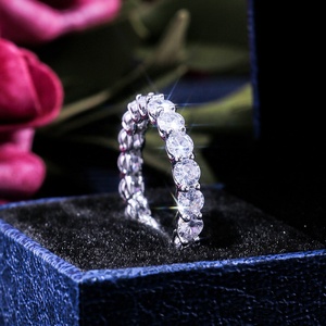 <span class=keywords><strong>Anelli</strong></span> rotondi taglio eternità per le donne gioielli di moda Full Prong Set fede nuziale - Product Image 2