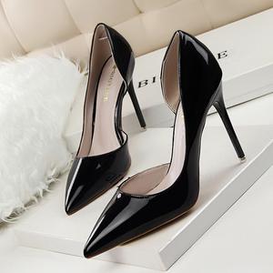Haute qualité mode Stiletto cuir verni bouche peu profonde pointu creux Sexy mince <span class=keywords><strong>talon</strong></span> haut unique sans lacet été printemps PU - Product Image 2