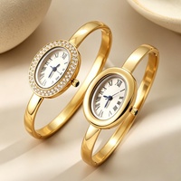 Nouvelle Tendance Montre Bracelet Ovale en Acier Inoxydable Style Européen Ancien, Petit Cadran, Montre Femme Avancée, Bracelet Rotatif