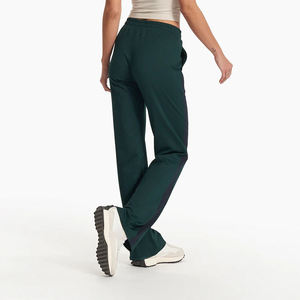 Pantalones de chándal acampanados transpirables personalizados al por mayor para mujer, estilo streetwear, de pierna ancha y holgados para verano - Product Image 5