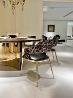 Chaise de salle à manger italienne Chaise de salle à manger design d'intérieur imprimé léopard villa restaurant design acier inoxydable Chaise de salle à manger d'hôtel or noir