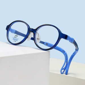 <span class=keywords><strong>Lumière</strong></span> <span class=keywords><strong>bleue</strong></span> confortable bloquant les cadres optiques pour enfants optique jambe courbe à 180 degrés <span class=keywords><strong>petit</strong></span> ovale TR90 <span class=keywords><strong>anti</strong></span>-dérapant garçons fille - Product Image 3