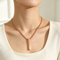 Collier carré créatif en alliage, best-seller, collier en métal personnalisé, collier pendentif, collier décoratif personnalisé pour couple