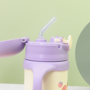 Biberón con pajita y asa, libre de BPA, diseño de dibujos animados, para niños de 1 a 2 años - Product Image 1