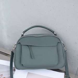 Grand sac à main de luxe pour femmes fourre-tout décontracté mignon et confortable avec fermeture à glissière et décoration de chaînes léger pour dames - Product Image 5