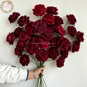 Décoration murale festive de mariage de haute qualité, fleur artificielle en soie, rose à 3 têtes, bouquet de roses blanches et bordeaux - Product Image 1