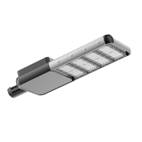 Lampadaire solaire LED à conception séparée IP66, alimenté en courant continu pour l'éclairage routier extérieur