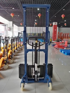 2t Hand Manual Pallet Operated Stacker Hydraulic 1.6m Lifting Pallet Manual Forklift For Retail Store Logistics Manual Forklift - Product Image 2