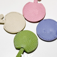 Accessoires de breloques de sac en cuir PU modernes Pendentif d'étiquette de sac unique Cadeaux mignons Porte-clés Charms de sac