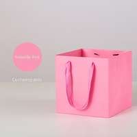 Sacs en papier carrés en gros avec poignée, sacs cadeaux en carton écologiques portables