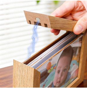 Cadre <span class=keywords><strong>photo</strong></span> magnétique <span class=keywords><strong>en</strong></span> bois massif à ouverture frontale et boîte de rangement pour films Instax Mini et Polaroid 2x3 - Product Image 5