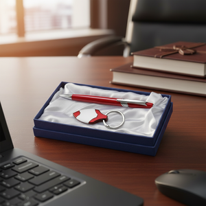 Ensemble cadeau stylo bille rouge et porte-clés avec finition argentée et emballage en boîte de velours - Product Image 3