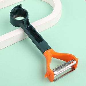 Vente en gros DD905 Éplucheur multifonction 3 en 1 à lame bidirectionnelle pour légumes, pommes de terre et fruits, ouvre-grille à bière - Product Image 4