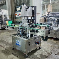 Machine de bouchage automatique de bouteilles à servomoteur |   Capsuleuse linéaire haute vitesse pour l'emballage cosmétique et alimentaire