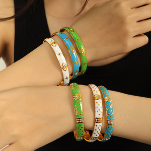 กำไลข้อมือสไตล์ยุโรปอเมริกันแบบเรโทรประดับดอกไม้คริสตัลและเพชรเทียมสำหรับผู้หญิง ปรับขนาดได้ - Product Image 4