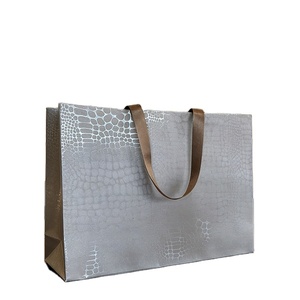 Sac de courses personnalisé avec logo, en <span class=keywords><strong>film</strong></span> perlé gaufré effet croco, en CPP, à fond carré, durable, laminé, avec poignées en ruban, pour supermarché - Product Image 1