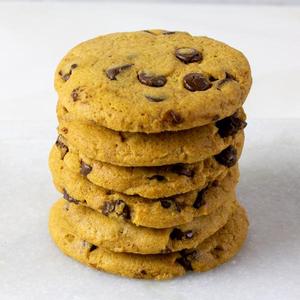 Máquina automática de incrustación de galletas rellenas, máquina para hacer galletas con chispas de Chocolate, máquina de llenado y formación de galletas a la venta - Product Image 4