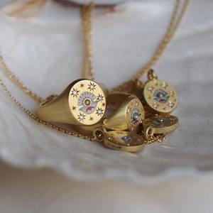 สร้อยคอจี้รูปหัวใจลายดอกไม้เพ้นท์มือ สแตนเลสสตีล ดีไซน์ทันสมัย โซ่เชื่อมแบบโบฮีเมียน สร้อยคอหรูหรา สำหรับวันครบรอบ ขายส่ง - Product Image 4