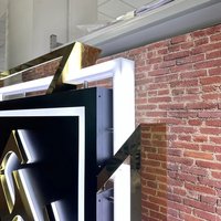 Boîte à lumière LED simple, idéale pour les magasins, avec bordure de luxe en acier inoxydable 304, boîte à lumière LED et panneau publicitaire lumineux