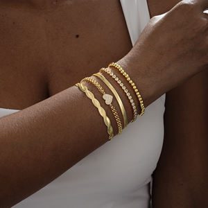 金メッキキュービックジルコニアハートチャームブレスレット5個入りラウンドダイヤモンド + 4mmスネークツイストチェーンリンクブレスレットセット - Product Image 1