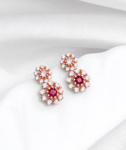 Boucles d'oreilles en argent sterling 925 plaqué or rose avec grappe de fleurs et zircone cubique |   Bijoux tendance pour femmes - Product Image 1