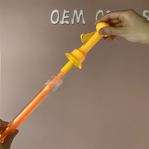 Baguette à <span class=keywords><strong>bulles</strong></span> en plastique en forme d'épée occidentale colorée <span class=keywords><strong>de</strong></span> 45cm pour enfants en plein air - Product Image 4