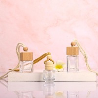 Vente chaude 8ml 10ml diffuseur de parfum de voiture désodorisant avec bouchon à vis et corde suspendue conception de bouteille de voiture pratique