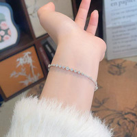 Bracelet élégant et polyvalent effet rivière de météores, serti de diamants de laboratoire en or blanc 18 carats, pour femme, vente en gros, délicat et idéal au quotidien