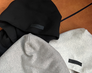 Fear of 22 Autunno/Inverno Felpa con Cappuccio Oversize Leggera in 100% Cotone con Stampa Floccata 'God Letters' e Motivo Floreale Essenz - Product Image 4