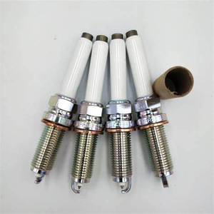 Bujía A0041597903 con punta de iridio para autos Benz de gasolina, bujías de resistencia estándar para transmisión AT - Product Image 1