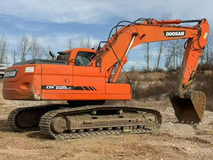 Excavatrice sur chenilles hydraulique Doosan DX225LC avec moteur, poids opérationnel de 21 tonnes, bon état, à vendre - Product Image 4