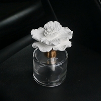 Diffuseur de parfum d'ambiance en céramique et porcelaine en forme de fleur, avec bouteille en verre de 50 ml, pour huiles essentielles, en gros et en stock